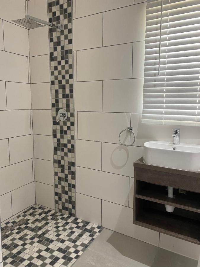 Adventure Apartment - Colchester - 5Km From Elephant Park Exterior foto